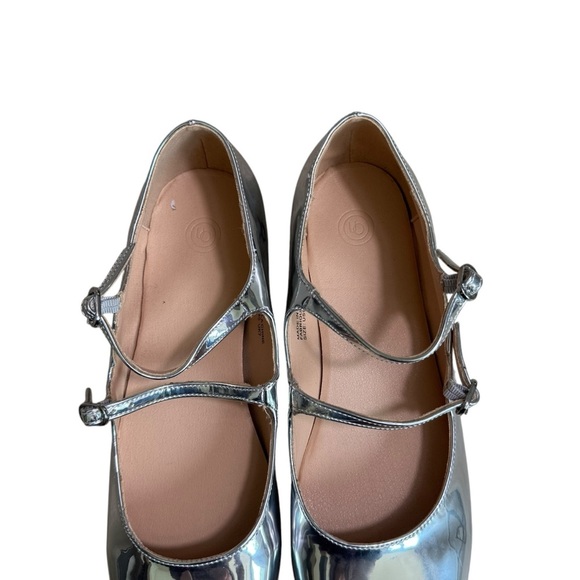 Urban Outfitters - NWOB Silver Double Strap Mary Jane Flats Sz 9 - Picture 4 of 9